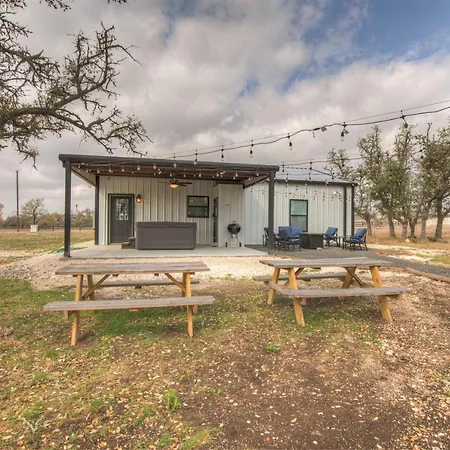 Hill Country Hideaway With Fire Pit And Hot Tub! Villa